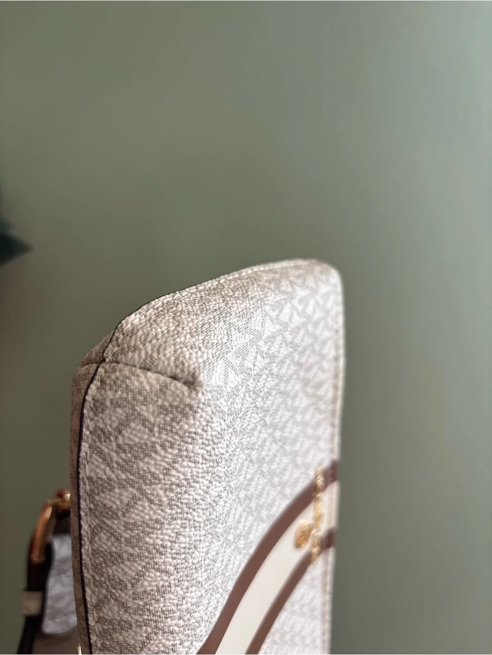 Michael Kors Signature Belt Bag/Fanny Pack – Like New